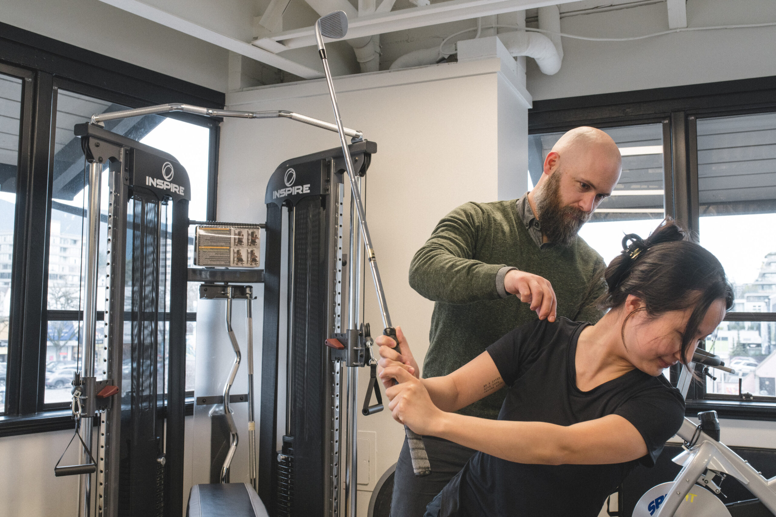 chiropractor showing golf swing thoracic spine